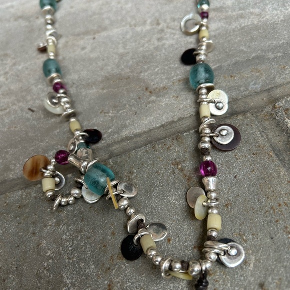 UNO de 50 Esmeralda Necklace - Picture 4 of 8